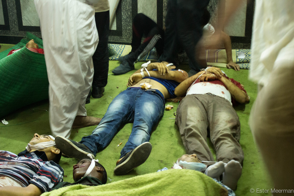 Lijken in een Egyptisch veldhospitaal | Foto: Ester Meerman