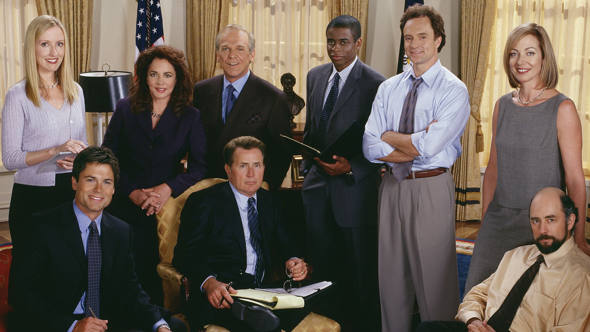 De cast van The West Wing. Foto NBC