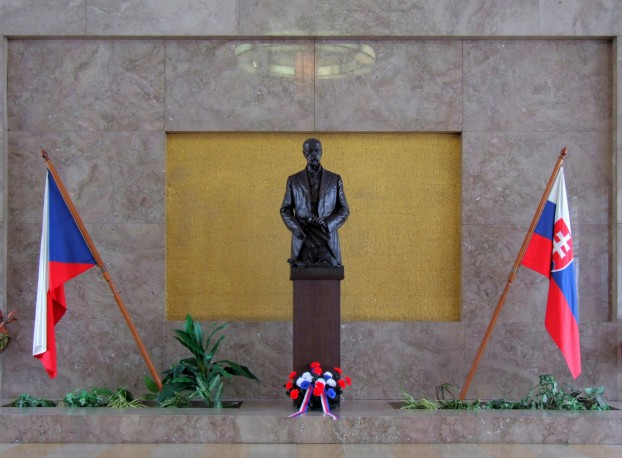 Het monument in Praag voor Tomas Masaryk, de eerste president van Tsjechoslowakije. Foto: Wikimedia Commons, Marcin Szala.