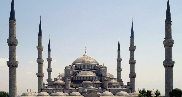 Sultan Ahmetmoskee in Istanbul. Foto Dersaadet / Wikimedia Commons